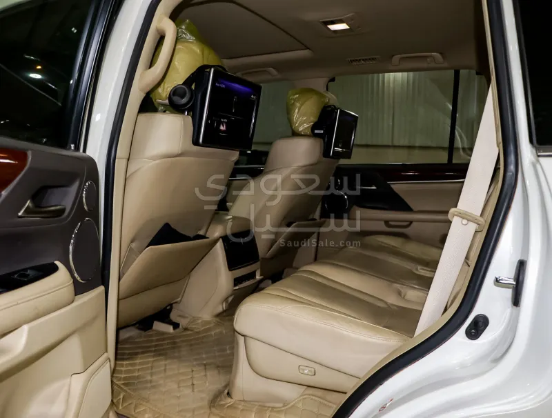 2016 Lexus LX 570