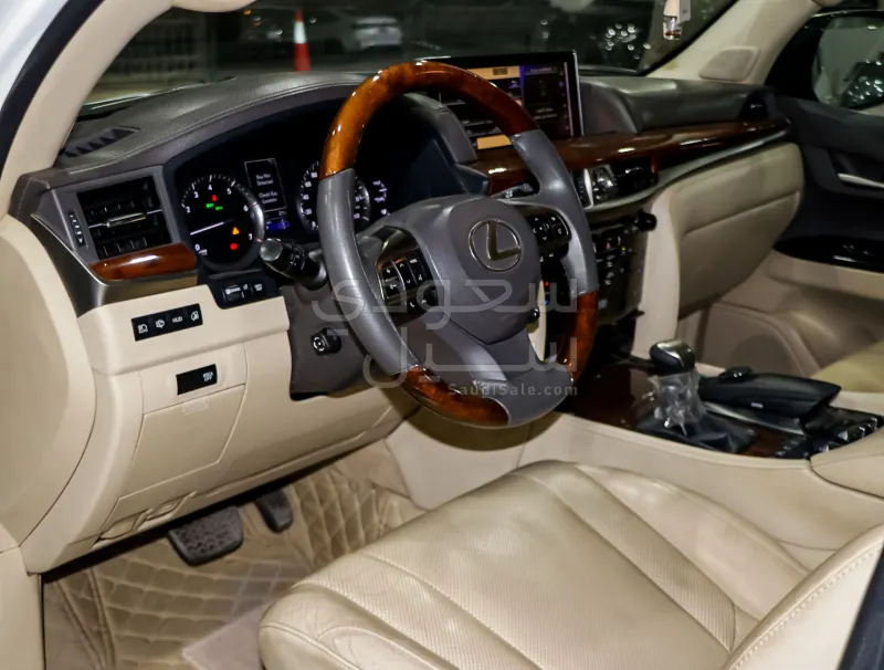2016 Lexus LX 570
