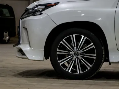 2016 Lexus LX 570