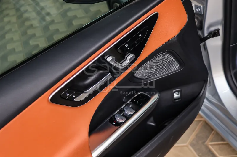 2024 Mercedes-Benz C 300