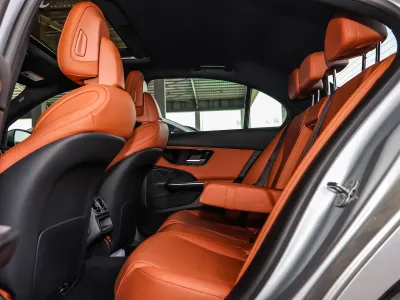 2024 Mercedes-Benz C 300