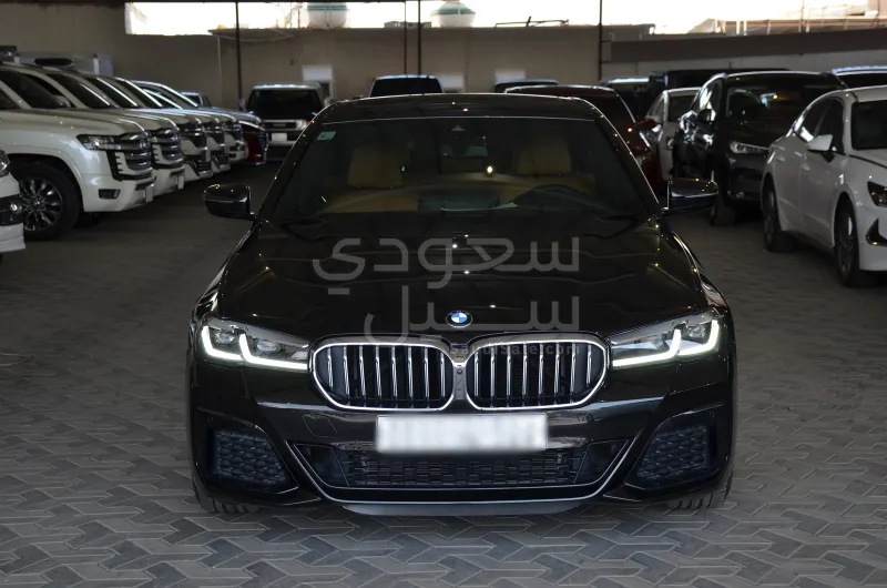 2021 بي ام دبليو الفئة الخامسة 530 إم كت