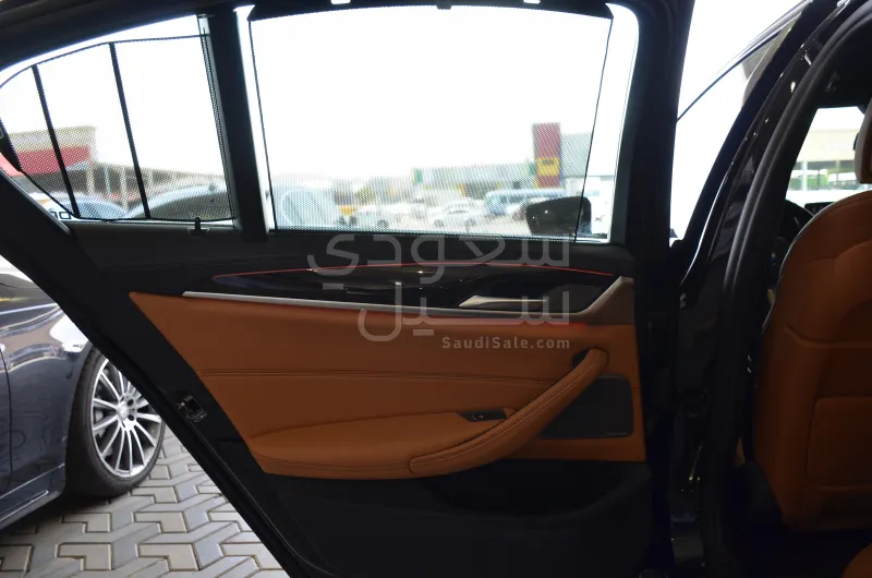 2021 بي ام دبليو الفئة الخامسة 530 إم كت