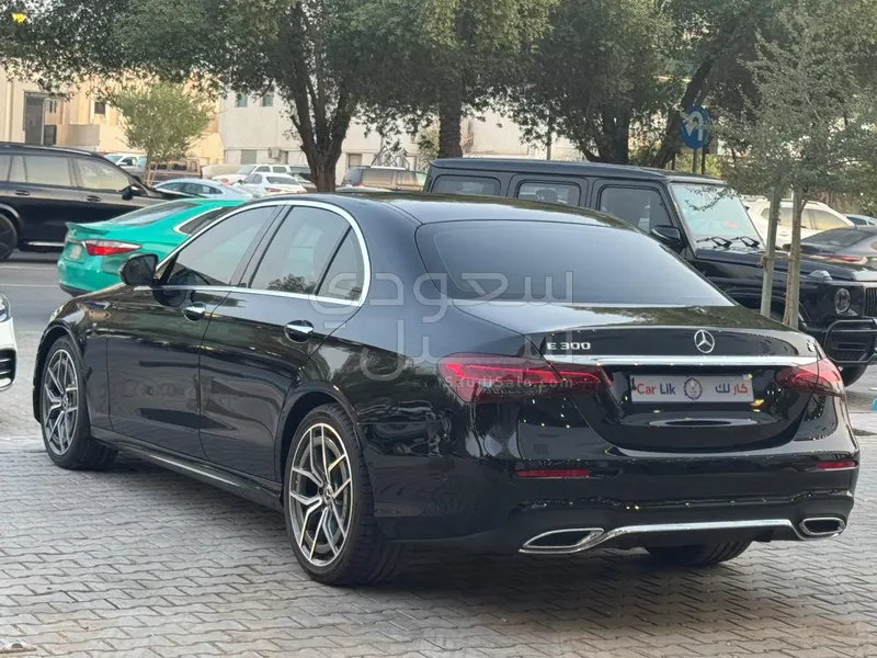 2022 Mercedes-Benz E 300