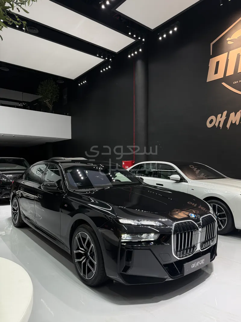 2025 BMW 7 Series 735i