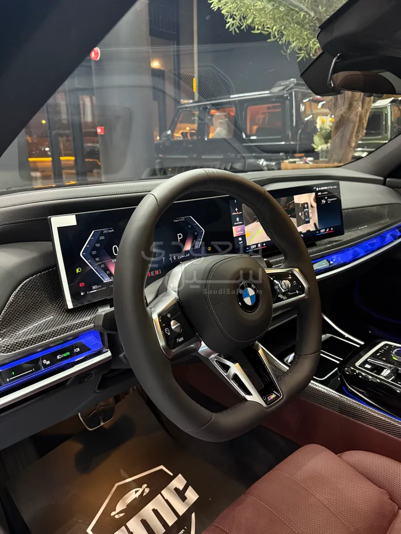2025 BMW 7 Series 735i