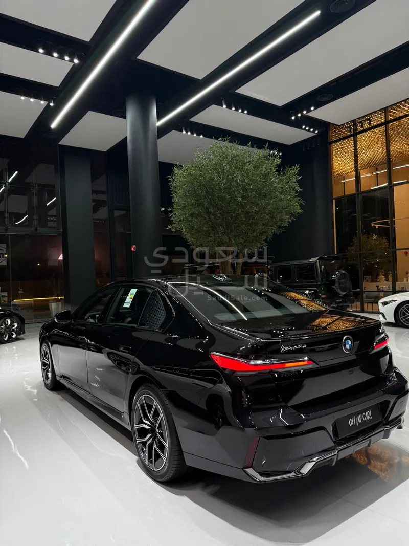 2025 BMW 7 Series 735i