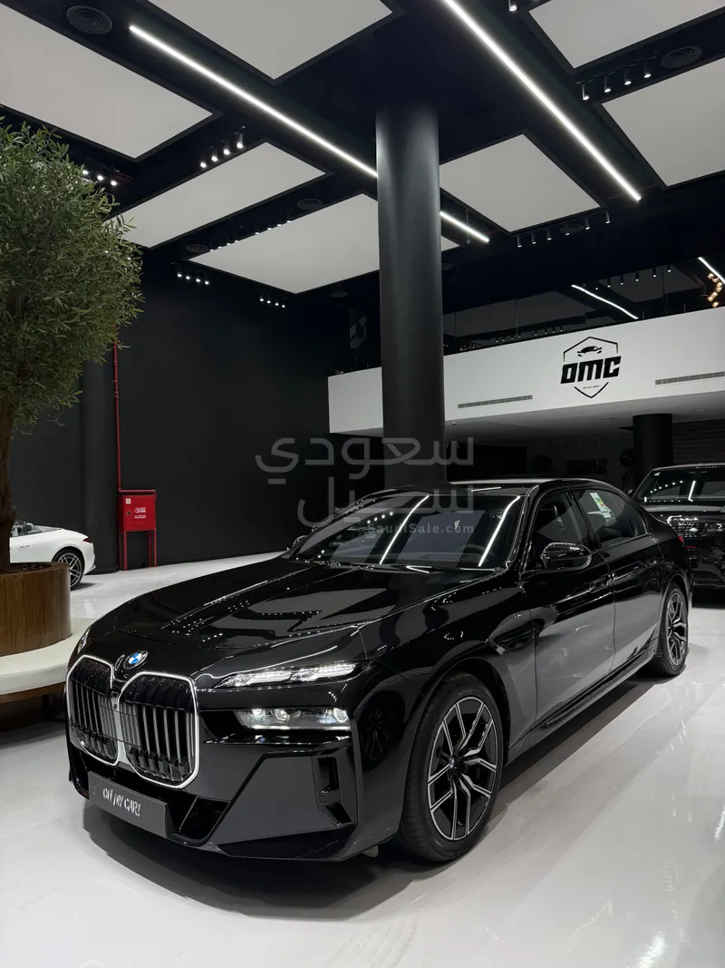 2025 BMW 7 Series 735i