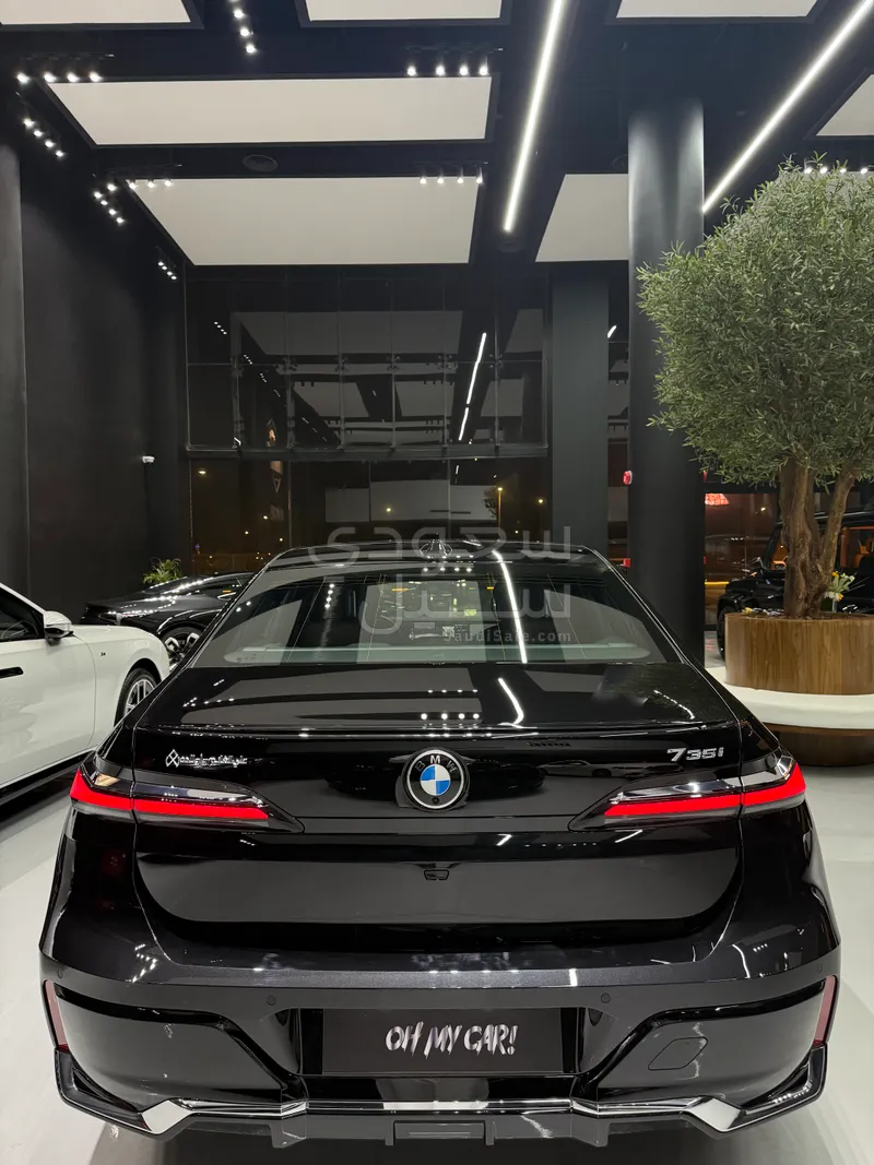 2025 BMW 7 Series 735i