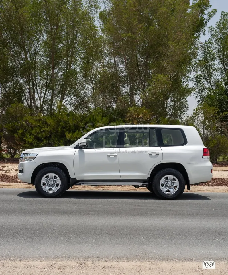 2018 Toyota Land Cruiser GX