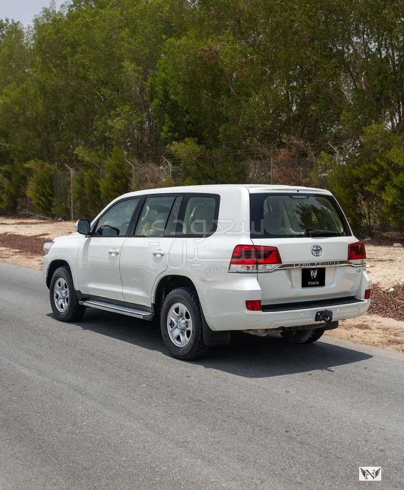 2018 Toyota Land Cruiser GX