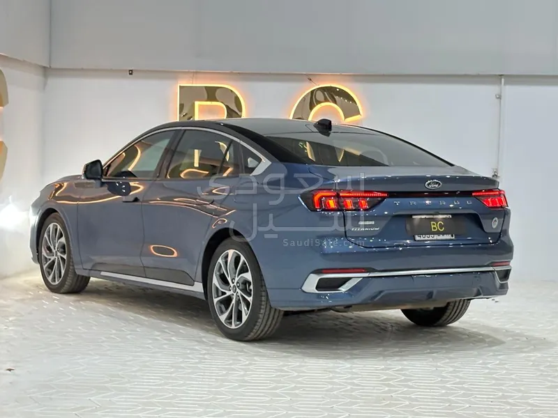2023 Ford Taurus Titanium