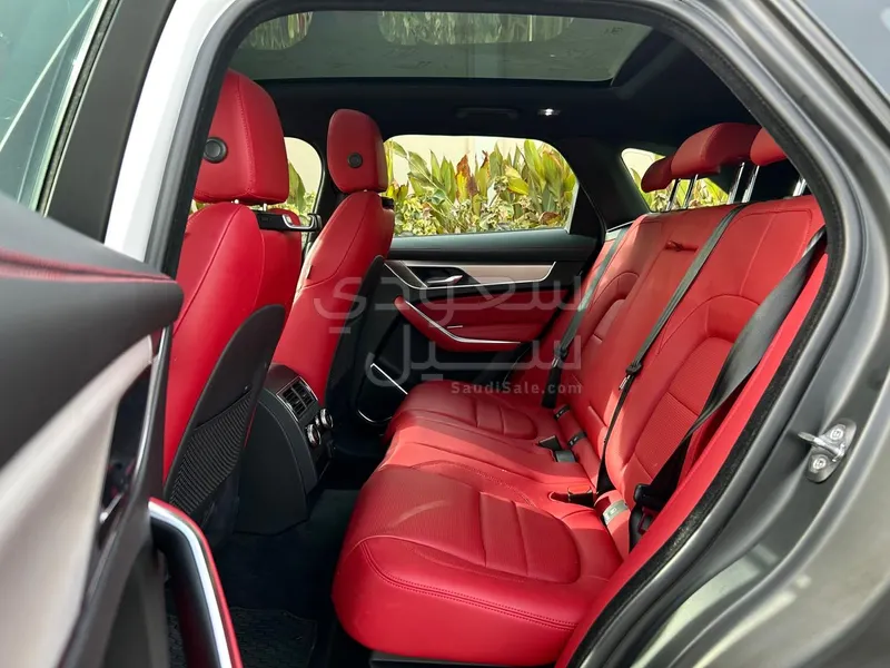 2023 Jaguar F-Pace R-DYNAMIC
