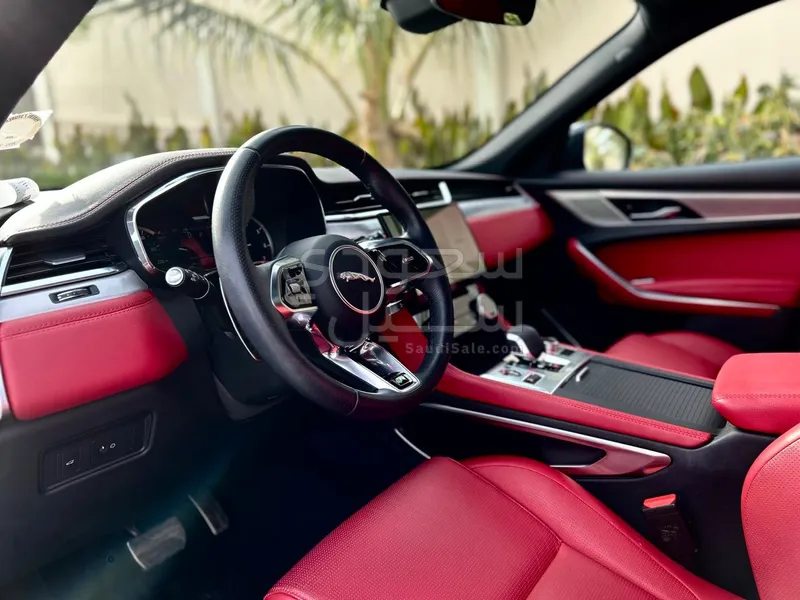 2023 Jaguar F-Pace R-DYNAMIC