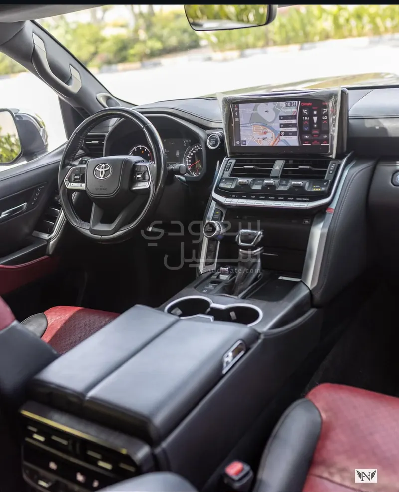 2022 Toyota Land Cruiser VXR