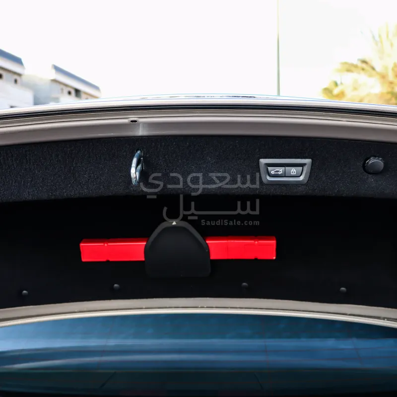 2017 بي ام دبليو الفئة السابعة 730 إل أي