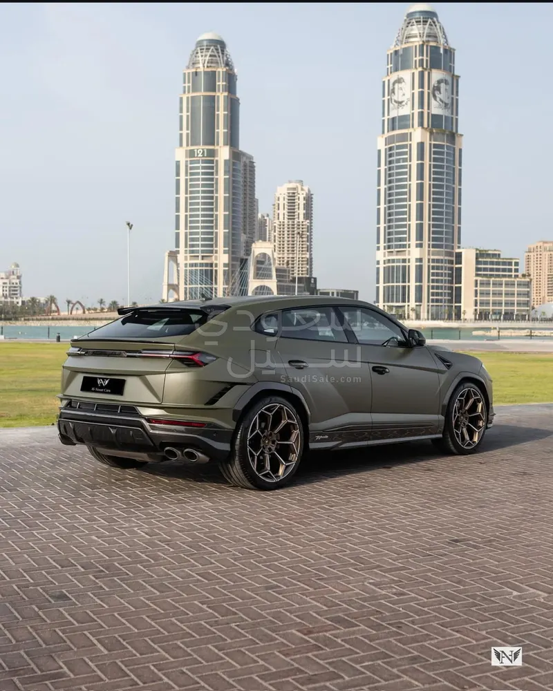 2023 Lamborghini URUS Performante