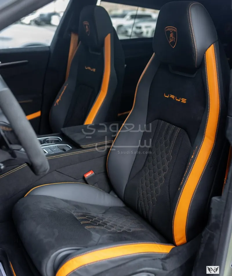 2023 Lamborghini URUS Performante