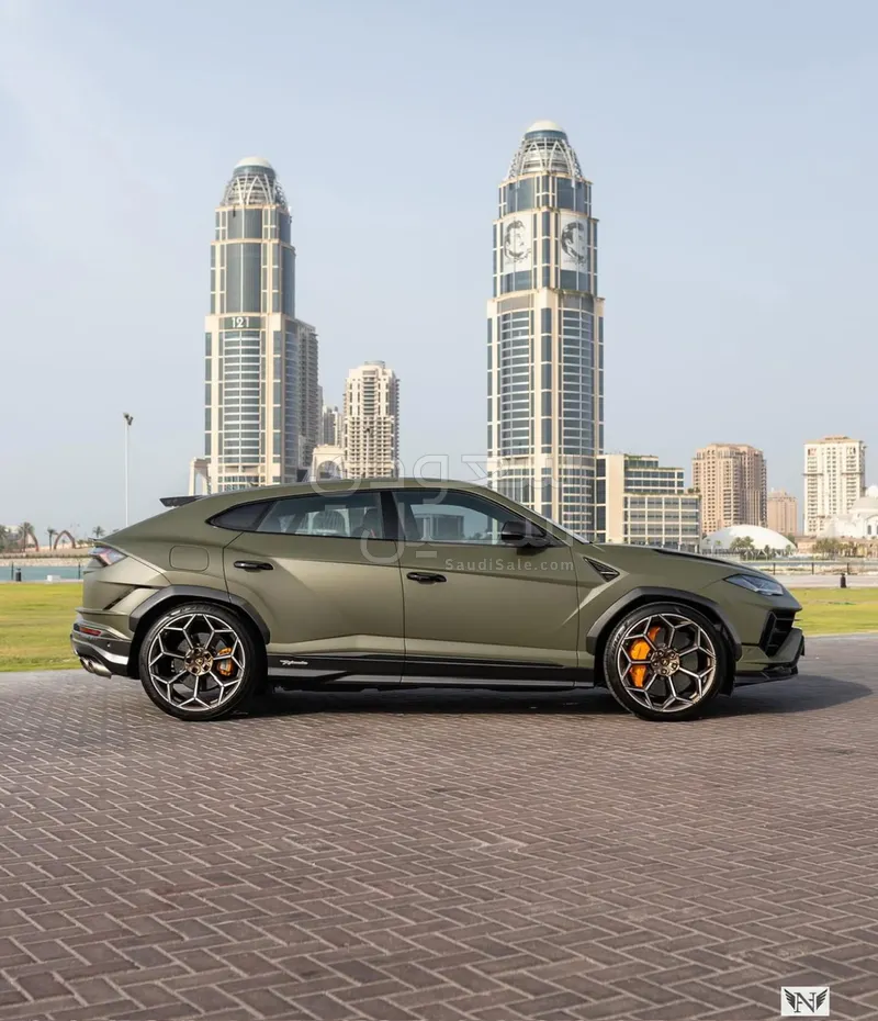 2023 Lamborghini URUS Performante