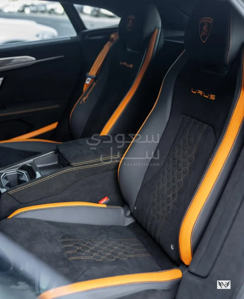 2023 Lamborghini URUS Performante