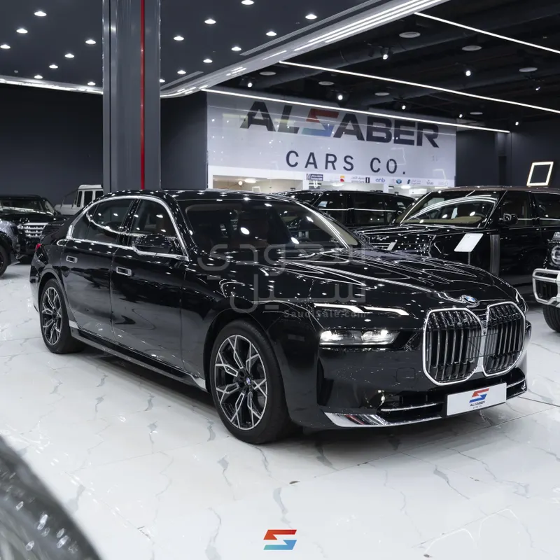 2026 بي ام دبليو الفئة السابعة 735أي
