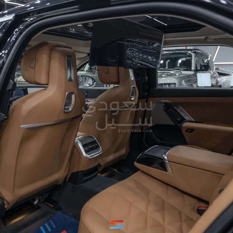 2026 بي ام دبليو الفئة السابعة 735أي