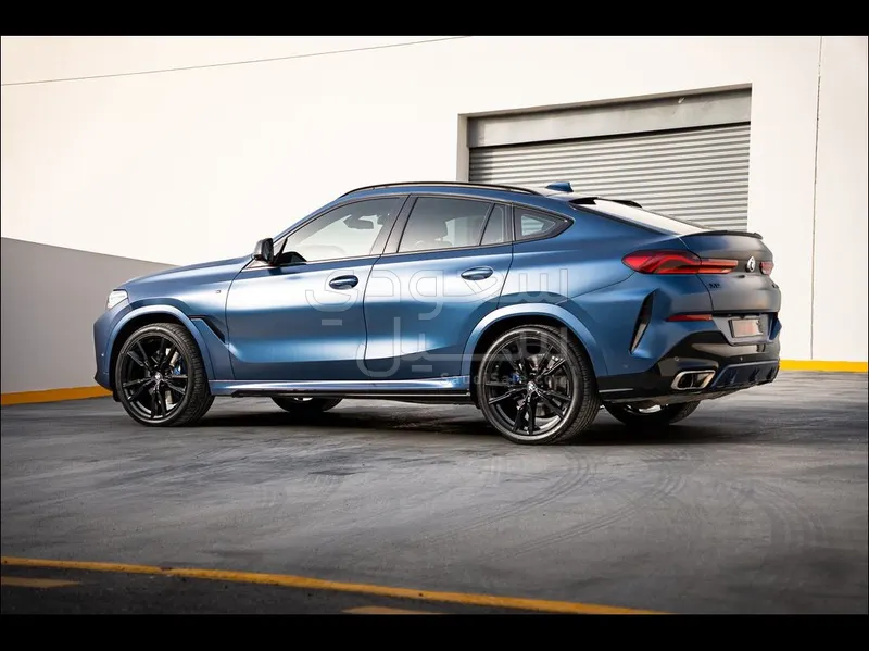2021 BMW X Series 6 M50i