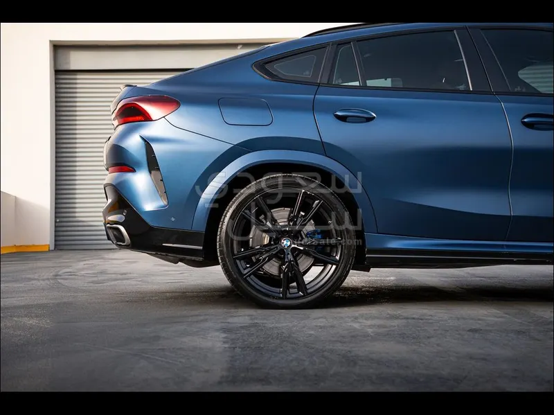 2021 BMW X Series 6 M50i