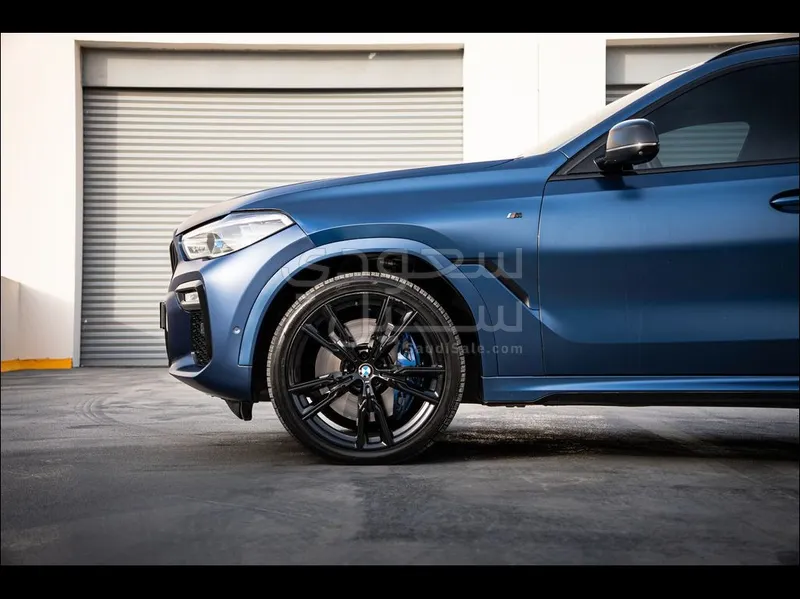 2021 BMW X Series 6 M50i