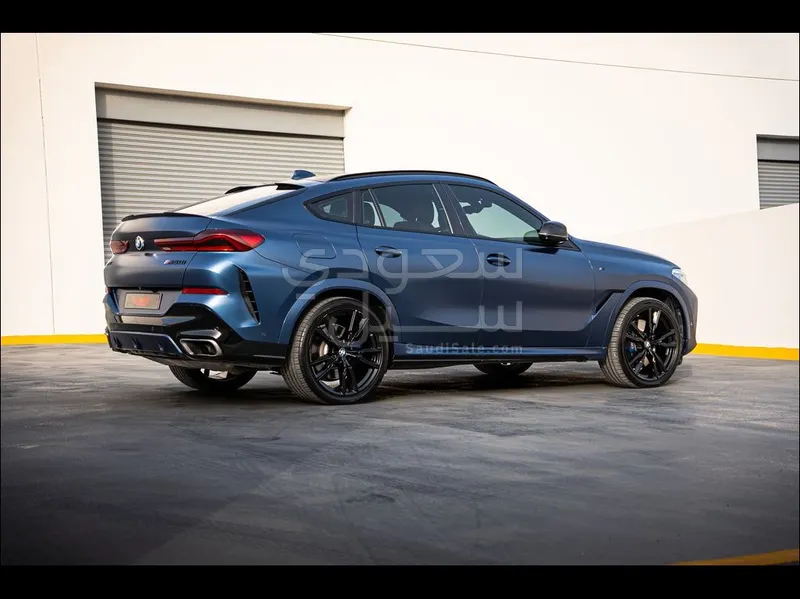 2021 BMW X Series 6 M50i