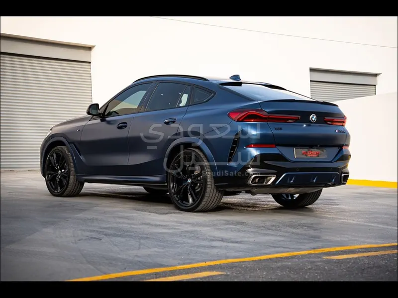 2021 BMW X Series 6 M50i