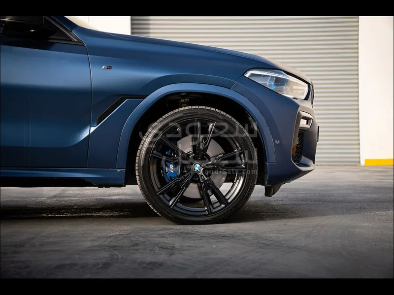2021 BMW X Series 6 M50i