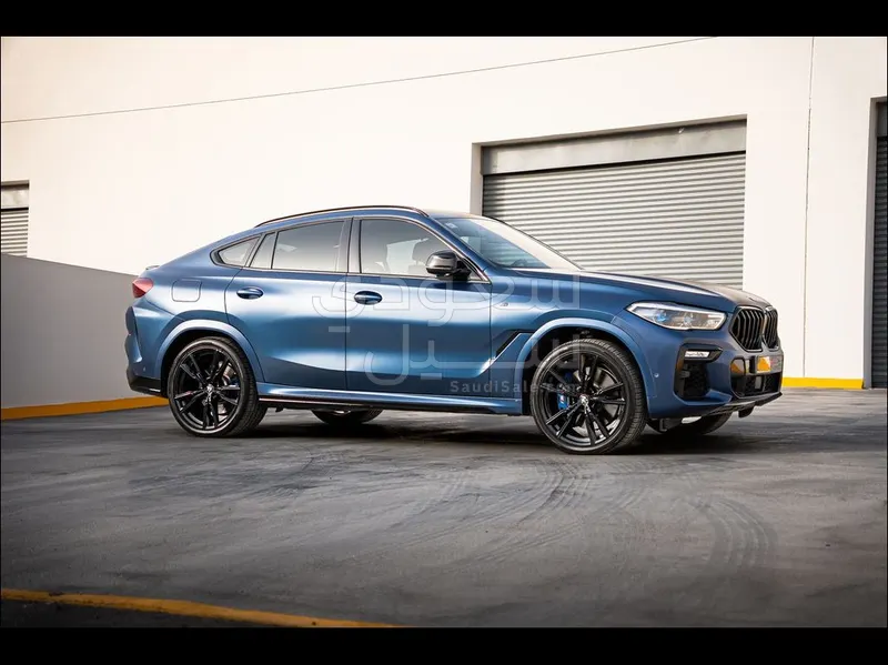 2021 BMW X Series 6 M50i