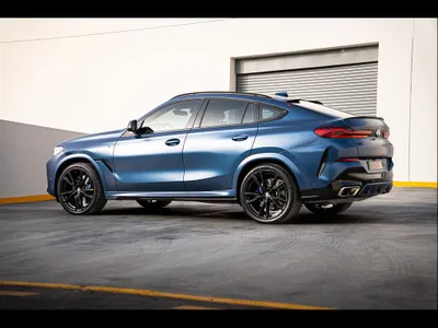2021 BMW X Series 6 M50i