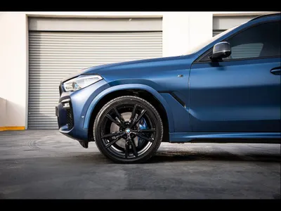 2021 BMW X Series 6 M50i