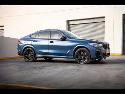 2021 BMW X Series 6 M50i