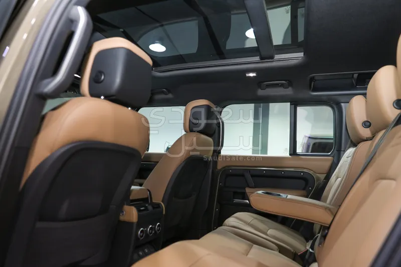 2025 Land Rover Defender X dynamic