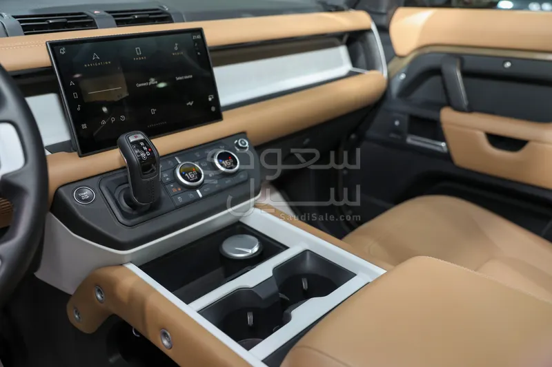 2025 Land Rover Defender X dynamic
