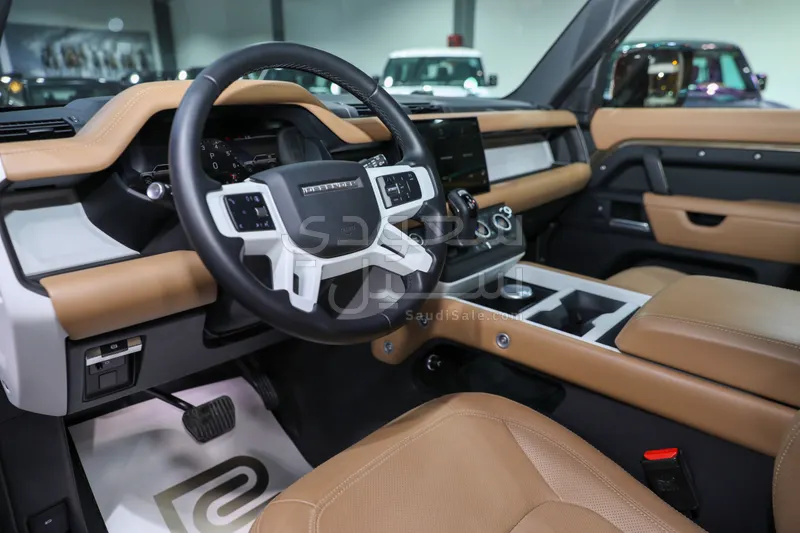 2025 Land Rover Defender X dynamic