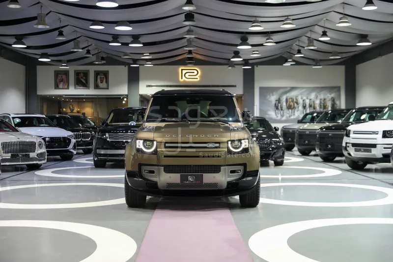 2025 Land Rover Defender X dynamic