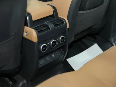 2025 Land Rover Defender X dynamic