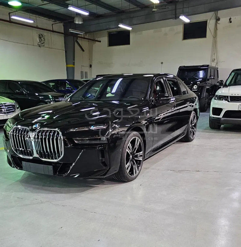 2025 BMW 7 Series 740i