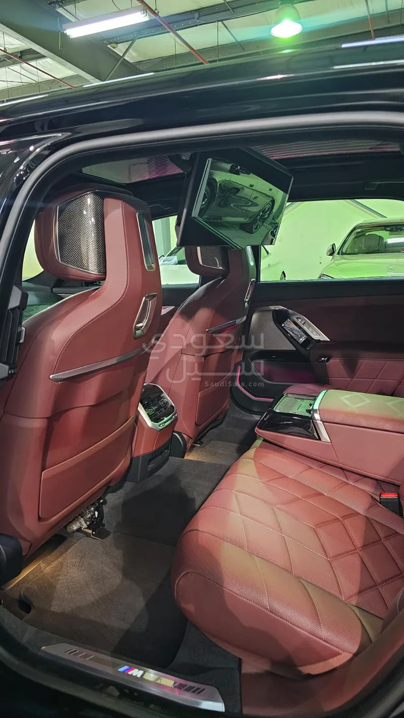 2025 BMW 7 Series 740i