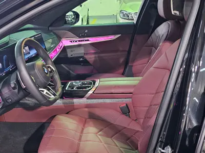 2025 BMW 7 Series 740i