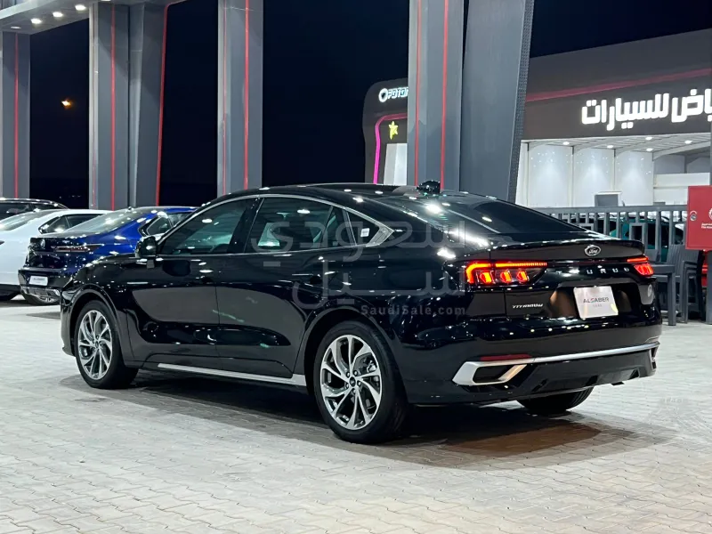 2025 Ford Taurus Titanium