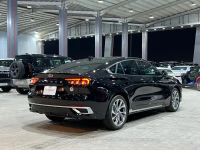 2025 Ford Taurus Titanium