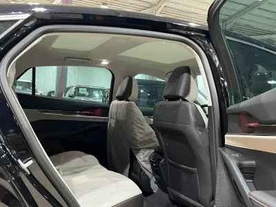 2025 Ford Taurus Titanium