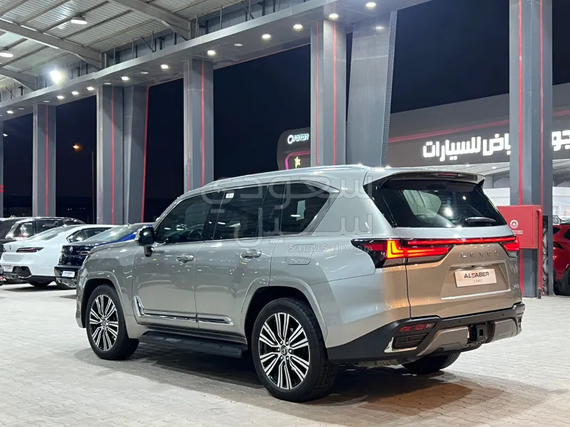 2024 Lexus LX 600
