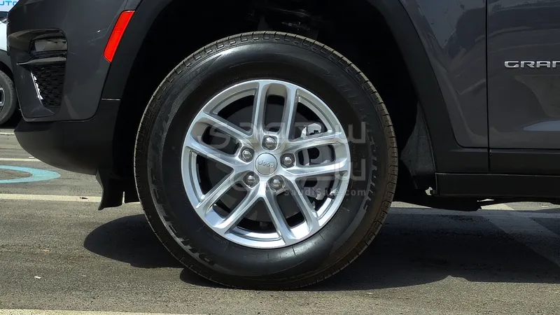 2024 Jeep Grand Cherokee Laredo