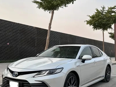 2021 تويوتا كامري جي ال اي